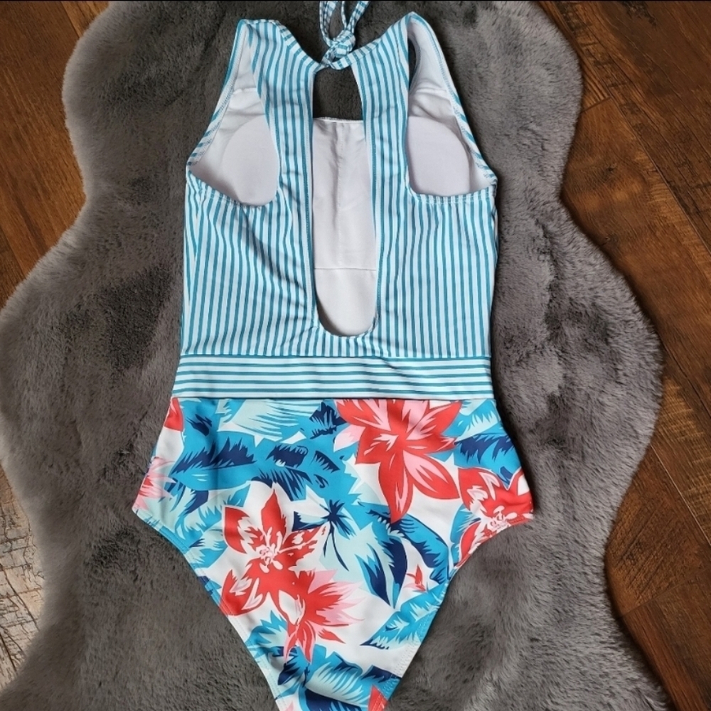 White and Blue Striped Scoop Neck Low Back One Piece Swimsuit - Picture 5 of 5